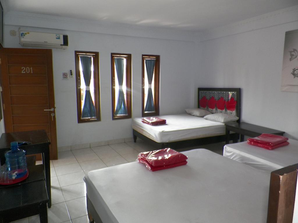 Rose Inn Pangandaran Kamer foto