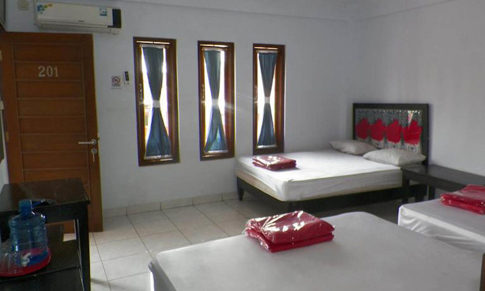 Rose Inn Pangandaran Buitenkant foto